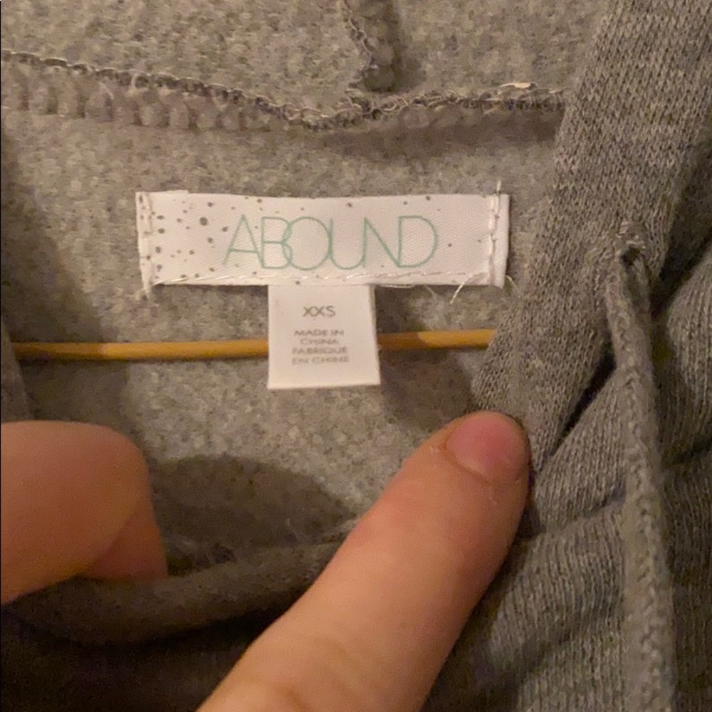 Sweatshirt - Picture 2 of 6